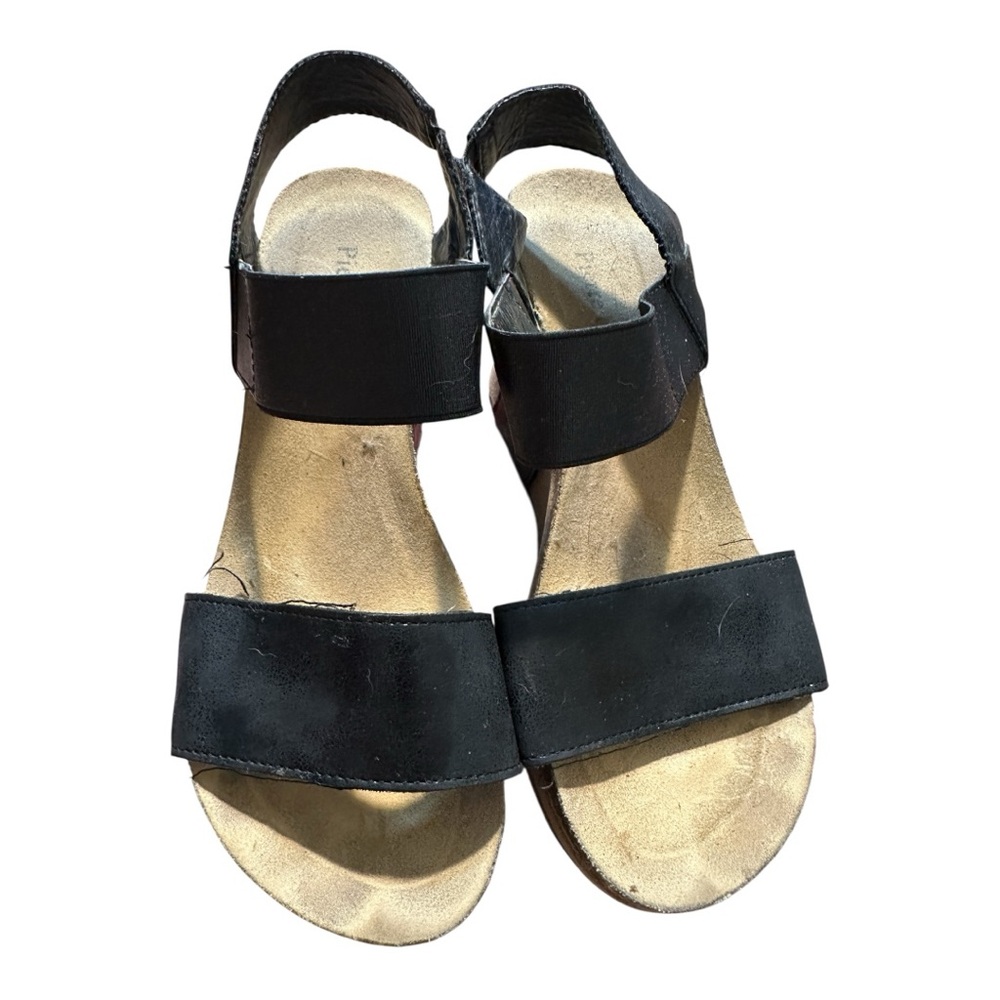Pierre Dumas Black Sandals Minimalist Design